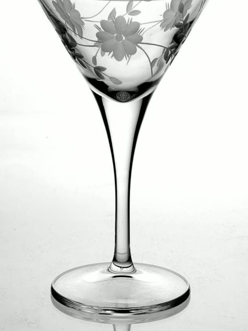 Williams Sonoma Vintage Etched Crystal Martini Glasses Elegant Barware Set of 2 - Picture 2 of 7